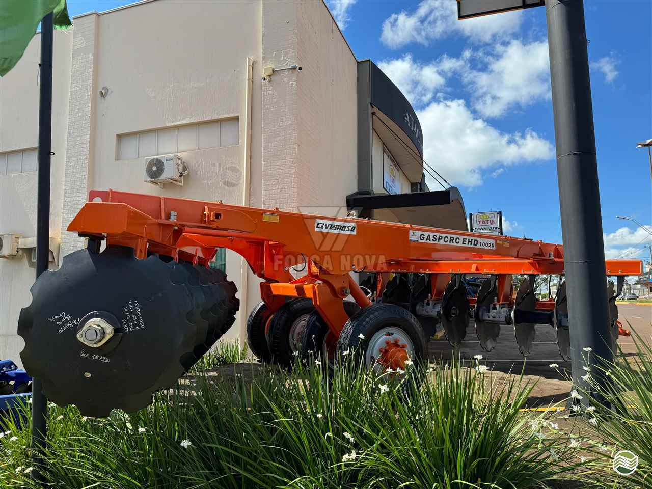 IMPLEMENTOS AGRICOLAS GRADE ARADORA ARADORA 16 DISCOS Força Nova Agrícola DOURADOS MATO GROSSO DO SUL MS